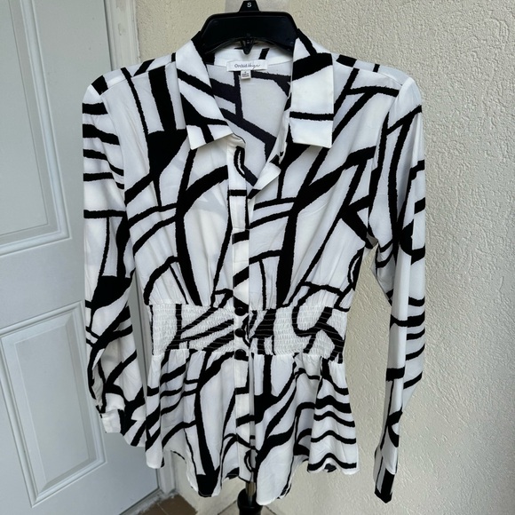 Orchid Haze Tops - Orchid Haze. Black/White,abstract design Shirt, long sleeves.Smock work …